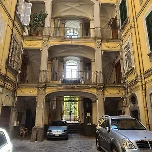 your-home-in-naples.hotels-amalfi.com/
